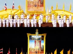 -皇家田广场(อนุสาวรีย์ทหารอาสา)