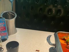 卡座-鸣记脆皮烤鱼(岐山路店)