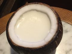 -志龙皇冠吃货椰子铺