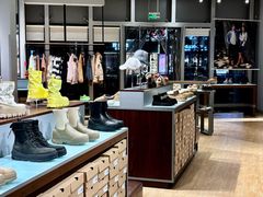 -百年港湾奥特莱斯(香炉礁店)