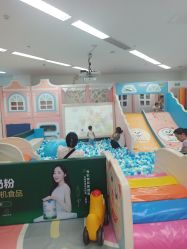 -孩子王童乐园(武汉永旺店)