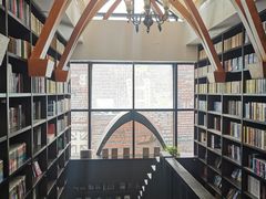 -钟书阁(松江泰晤士小镇店)