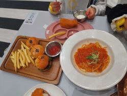 -奈尔宝·儿童乐园·亲子餐厅(鄞州万达店)