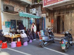 -梁阿婆廿年老牌扣肉糯米饭