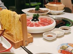 -洪氏嗨捞·广东猪肚鸡·椰子鸡火锅(西咸万象城店)