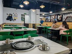 -山野的朋友露营炭火烤肉