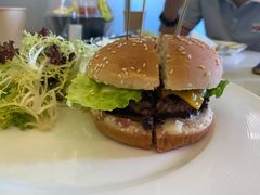 澳洲牛肉汉堡-老别墅西餐厅.酒馆(西堤店)