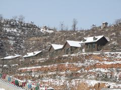 -采薇庄园四季滑雪场