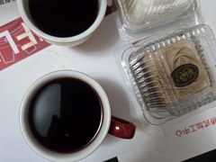 -红宝石·鲜奶小方·海派西点房(南丹店)