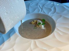 松露蘑菇浓汤-弦月窗LUNETTE BY AMANDA(复兴路店)