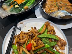 杂菌炒黑囤肉-禾悦庄餐厅
