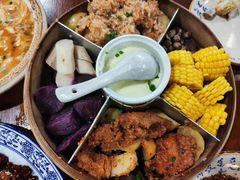 -黄桷树曹家私房菜(江与城店)