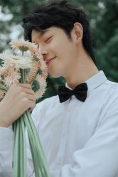 -易摄影婚纱摄影工作室