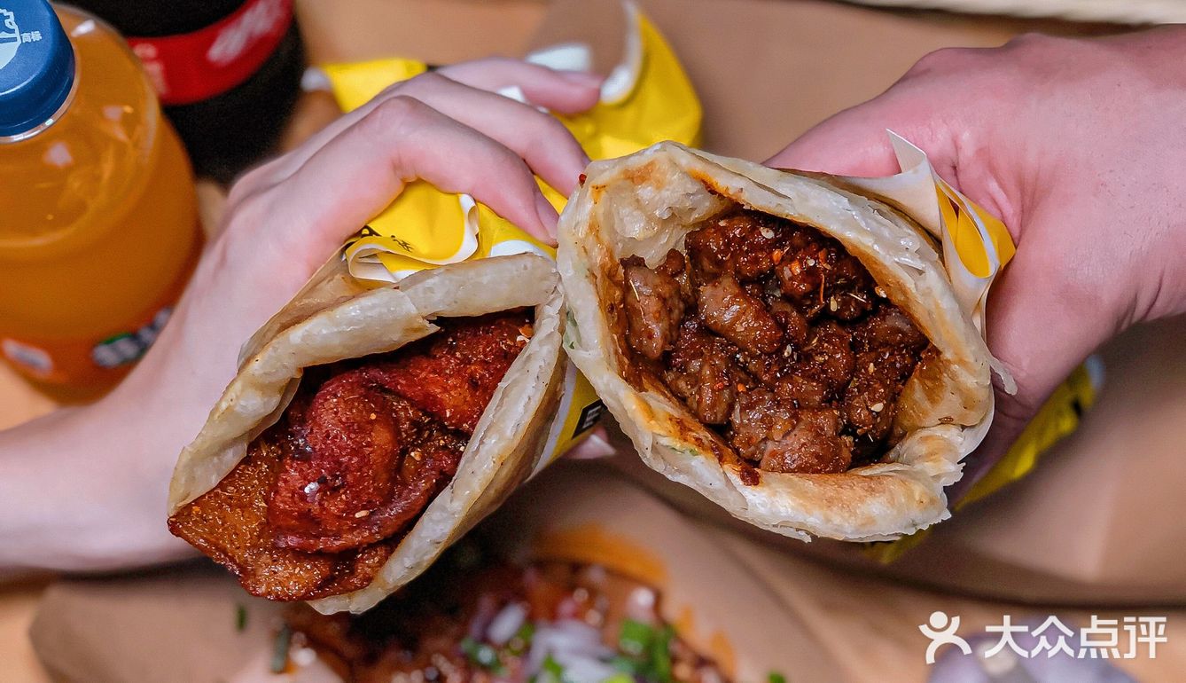 半夜12点来一份大刀腰片夹饼配青椒的快乐‼️