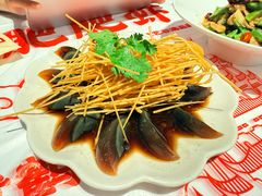 -肥肥虾庄·金牌油焖大虾(汉街SKP店)