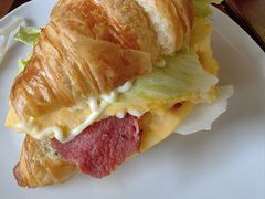 滑蛋牛肉牛角可颂-MIMO CAFE(沙头角店)