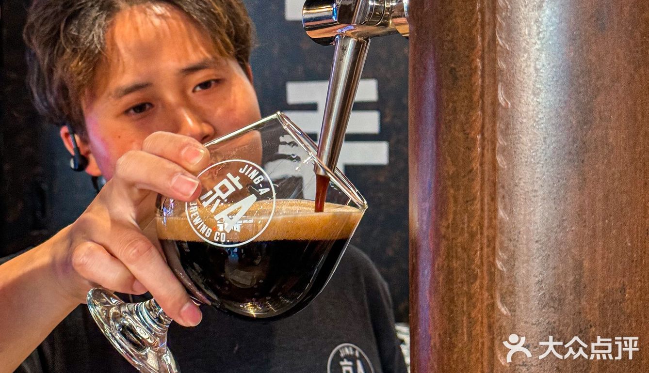 在簋街看一场浪漫的啤酒日落！
