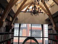 -钟书阁(松江泰晤士小镇店)