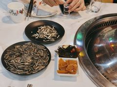 -哈尔滨烧烤·山河村铁锅炖(交大店)