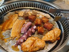 -金滏山·烤肉海鲜火锅自助(襄阳万达店)