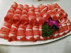 精选小羊羔肉-珺小七铜锅涮肉(桃园路店)