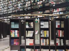 -钟书阁(群光广场店)