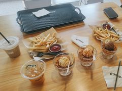 -J Create城市露营咖啡·简餐·宠物(上海动物园店)