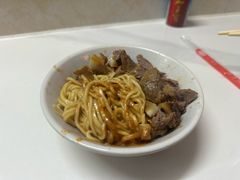-松树干拌面店