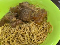 牛腩面-大利来记咖啡室(告利雅施利华街店)