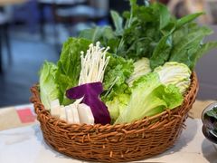 一篮子蔬菜-陈大锅·岳阳鱼馆·地道岳阳菜(美食街店)