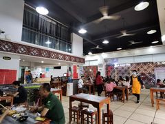 大堂-黄师奶甜品店