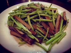 -余杨鸭鸭餐厅