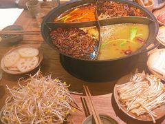 -白乐天毛肚火锅馆(解放碑店)