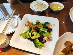 -那家老院子东北菜·饺子·小鸡炖蘑菇(艳华街店)