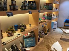 -Pets First伊珊娜洗护·精致美容·家庭式寄养(新会路店)