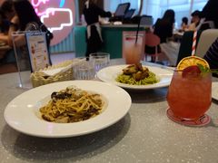 青酱奶油鸡腿面-Dazzling Cafe 蜜糖吐司专卖店