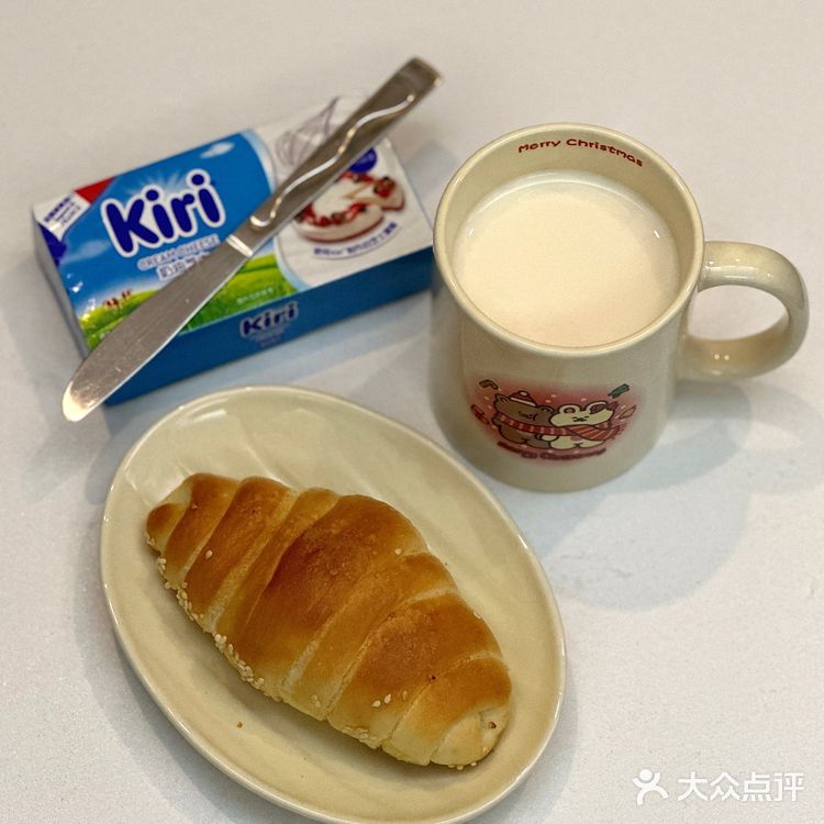 汕头｜这家面包店的黑芝麻爆浆吐司好吃到无语…… 