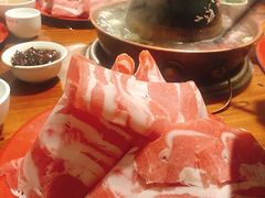 涮肉-洞庭洲·防空洞火锅·烧烤·铜锅涮肉(新百广场店)