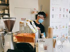 咖啡师小哥哥-卖呆儿咖啡(望京店)