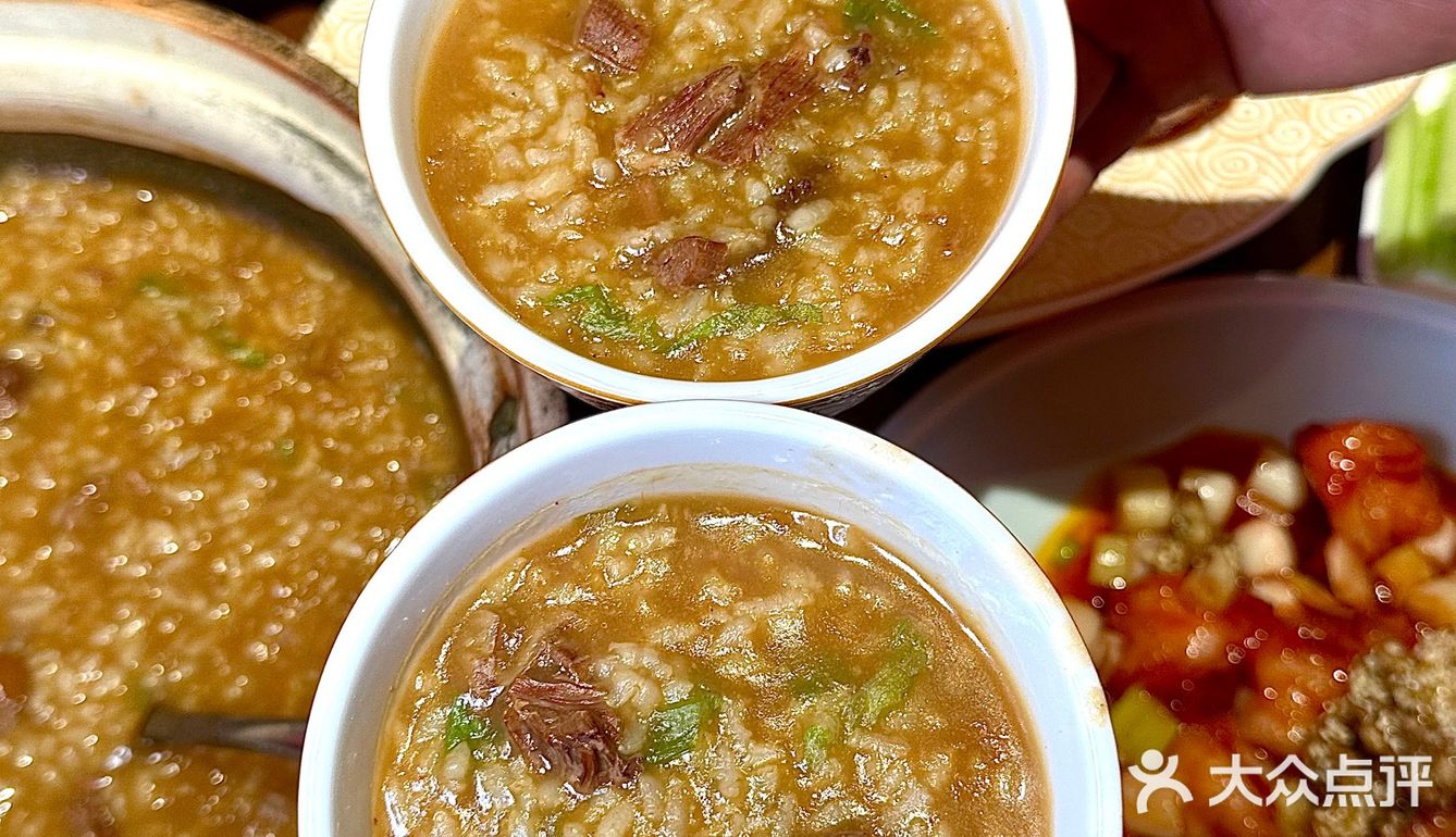 今年年夜饭就来他们家吃烤鸭！好吃不打烊～