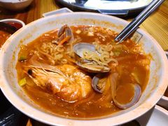 海鲜辛拉面-喜来稀肉(北外滩白玉兰广场店)