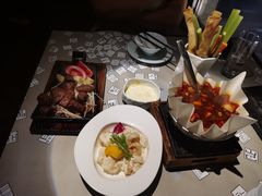 -穹六人间 people 6(岳阳路店)