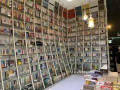 -钟书阁(松江泰晤士小镇店)