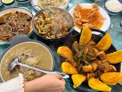 -鹤乡东北菜(崮山路店)