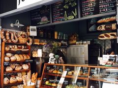 面包甜点陈列柜-Juicy Bakery(大学路店)