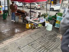 -黄利砖万峰林布依特色酸笋牛肉馆