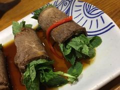 薄荷牛肉卷-云海肴·汽锅鸡·云南菜(天津国金汇店)