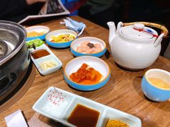 -明洞阿姨·韩式酱蟹烤肉·创意料理(三元桥店)