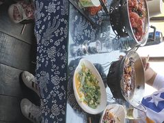 -临江餐馆二楼美食部落