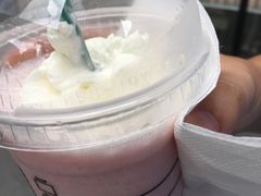 草莓白巧克力星冰乐-星巴克臻选(珠海富华里店)